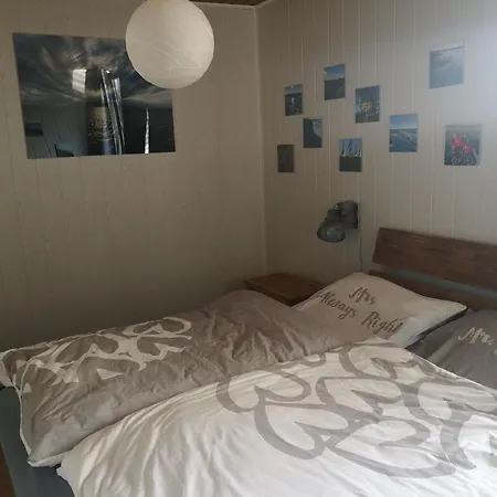 In Tossens Mit Moeblierter Terrasse Holiday home