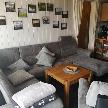 In Tossens Mit Moeblierter Terrasse Holiday home