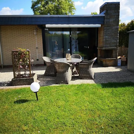 Holiday home In Tossens Mit Moeblierter Terrasse *